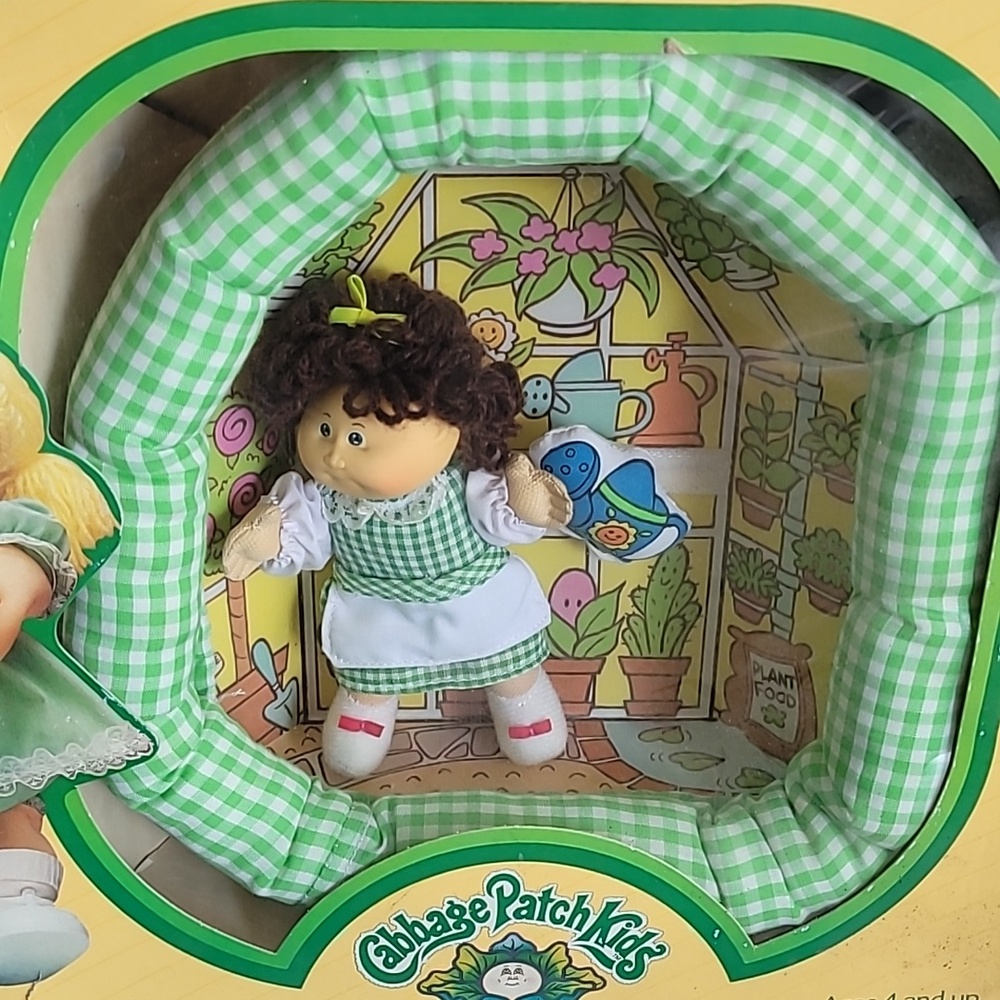 Cabbage Patch Kids  GARDEN Pin-Up Doll with Adorable Green Outfit